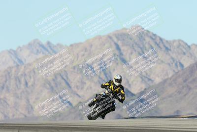 media/Dec-01-2025-Moto Forza (Mon) [[2daa91e15f]]/3-Beginner Group/Session 4 Turn 9/